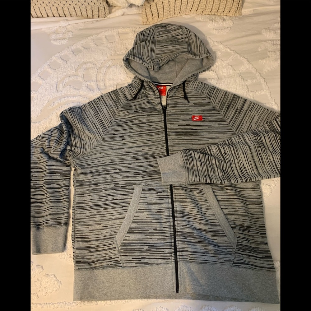 Nike Men’s zip front hoodie sz XL EUC